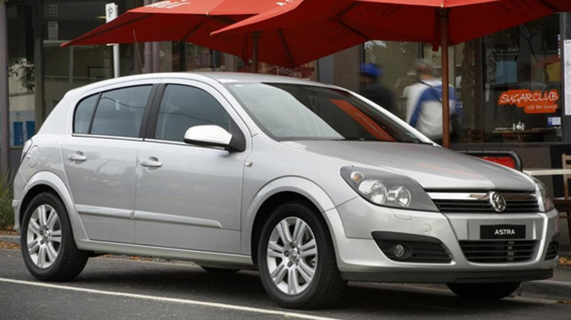 2005 holden astra cd review