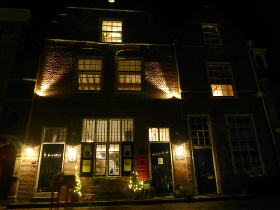 heeren by the river hotel review